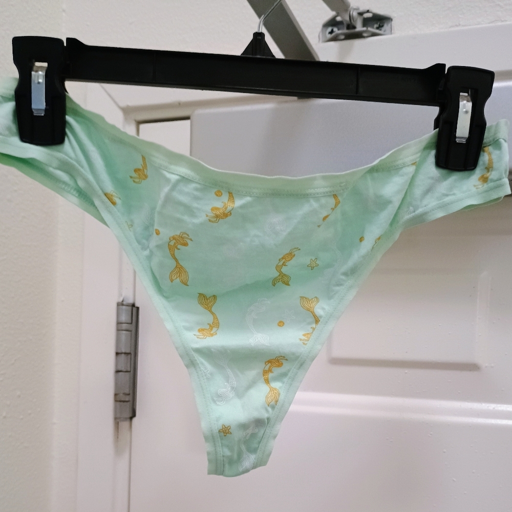 2 for $8 Nwot thongs size xl and xxl